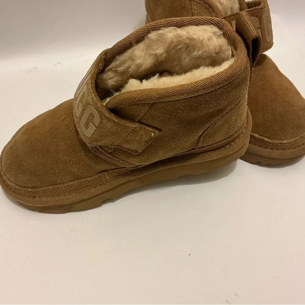 UGG 118792 T Kids Tan Slippers size 11